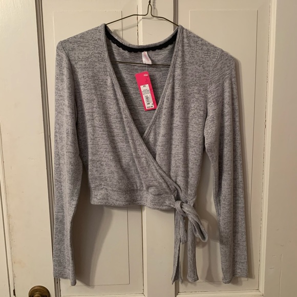 Crop Top - Picture 1 of 3